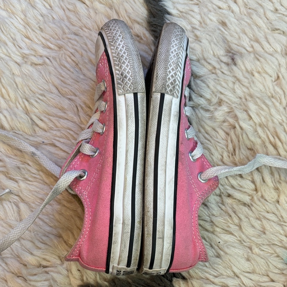 Pink Converse - Picture 9 of 17